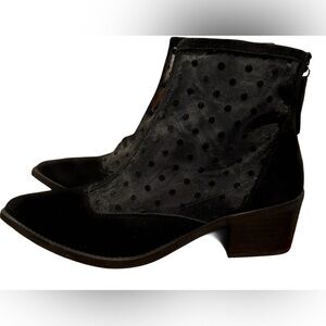 Anne Fontaine Bootie